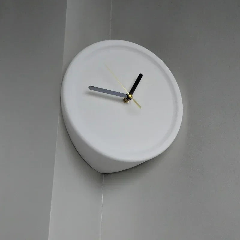 horloge murale moderne simple bleu rouge noir aiguille sans tic tac minimaliste salon