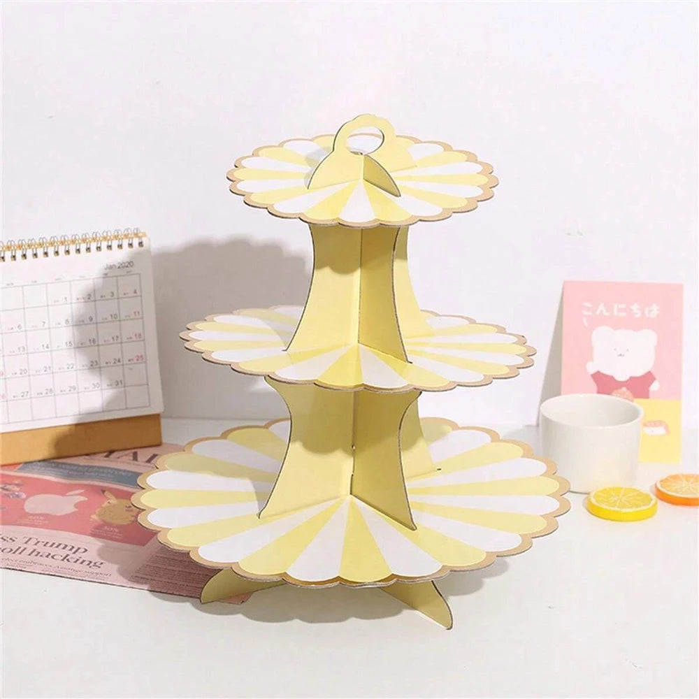 support gâteaux trois étages rayures horizontales jaune rose vert moderne anniversaire mariage événement festive