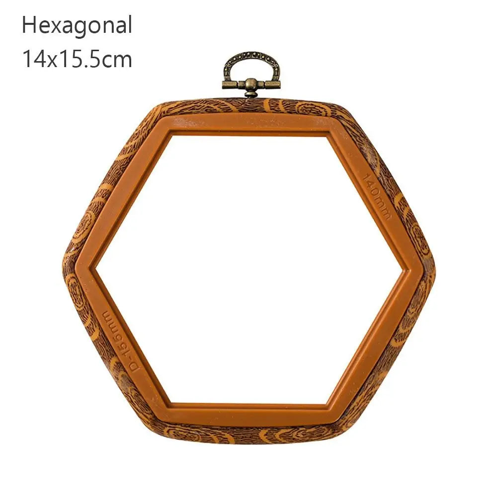Cadre broderie bois marron texture naturelle classique boucle métallique hexagonal octogonal rectangle square