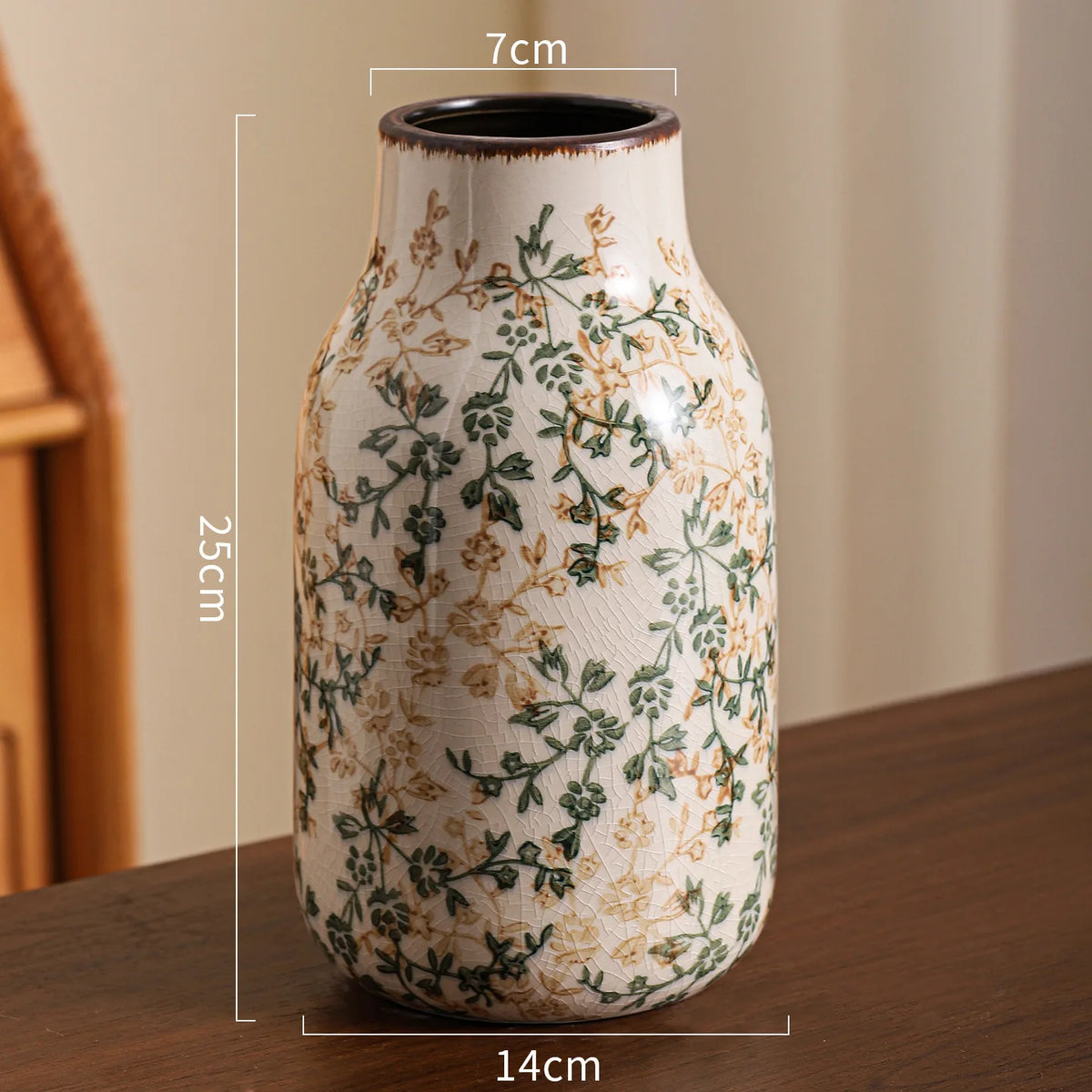 vases céramique vintage fleurs classiques blanc vert beige bruns intérieur salon bibliothèque