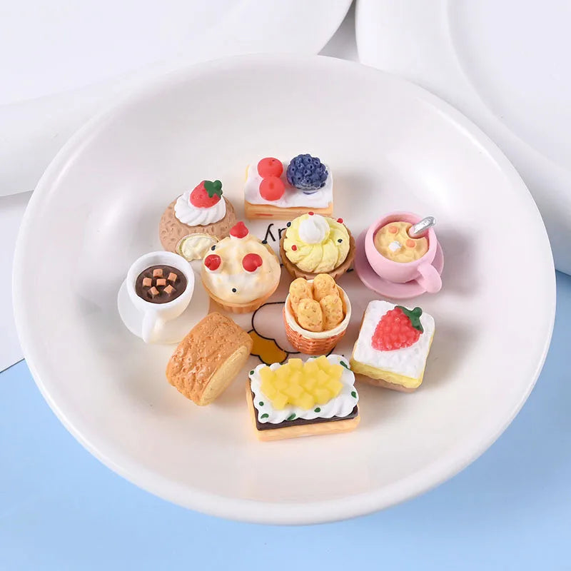 miniatures desserts blanc beige rouge vert bleu jaune crème gâteau biscuits fruits réaliste
