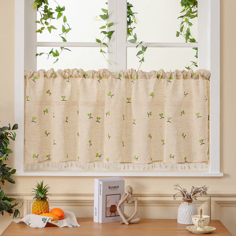 rideau cuisine petit pois opacité beige fleurs simples vert rouge tassellettes rustique