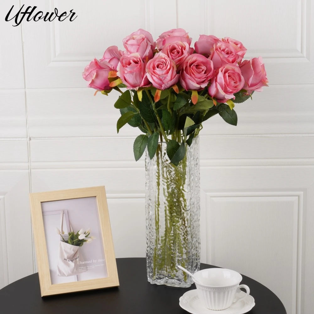 décoration intérieure bouquet roses artificielles modernes vase transparent anniversaire mariage