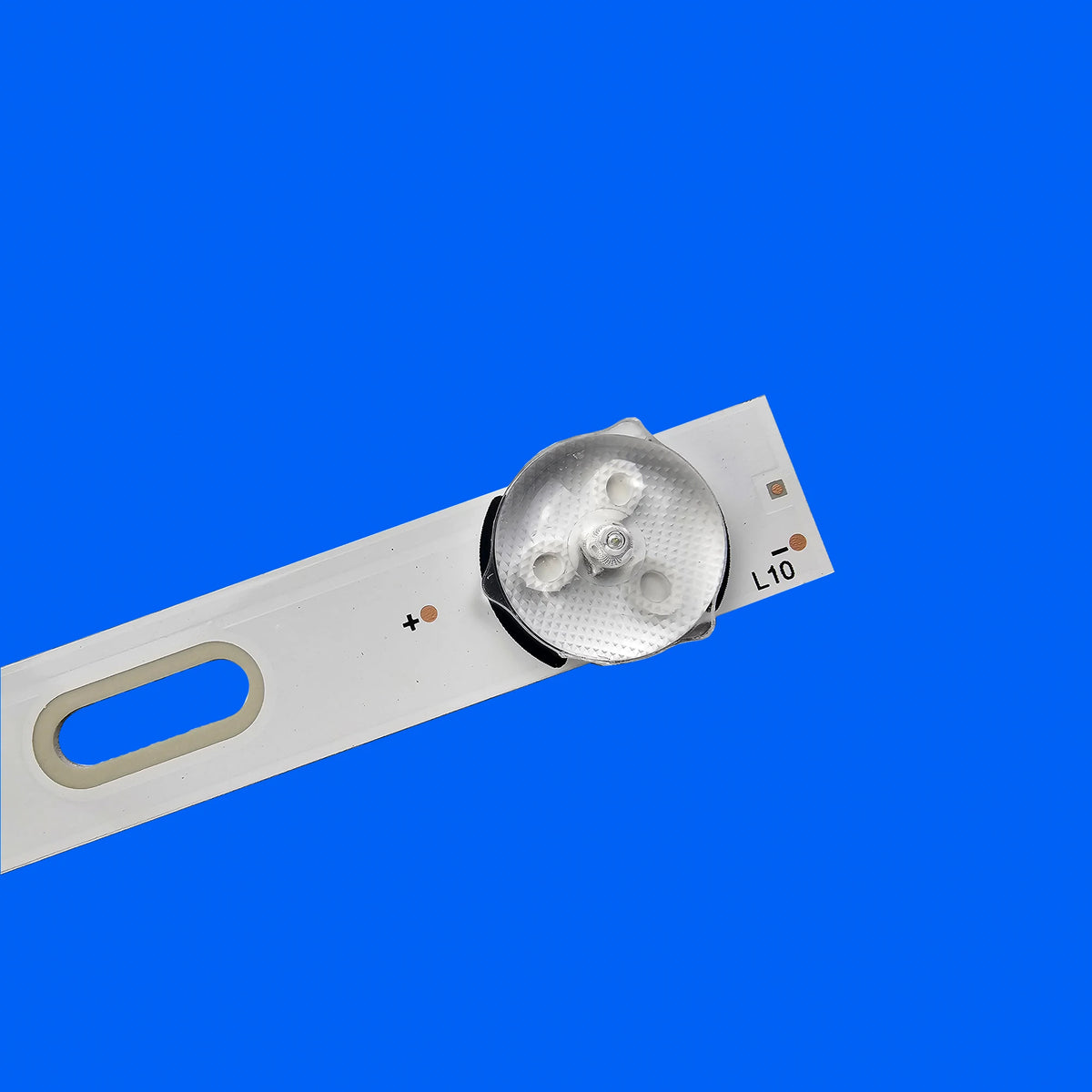 bande lumineuse led blanc points bleus interrupteur tactile moderne connecteurs électriques opacité