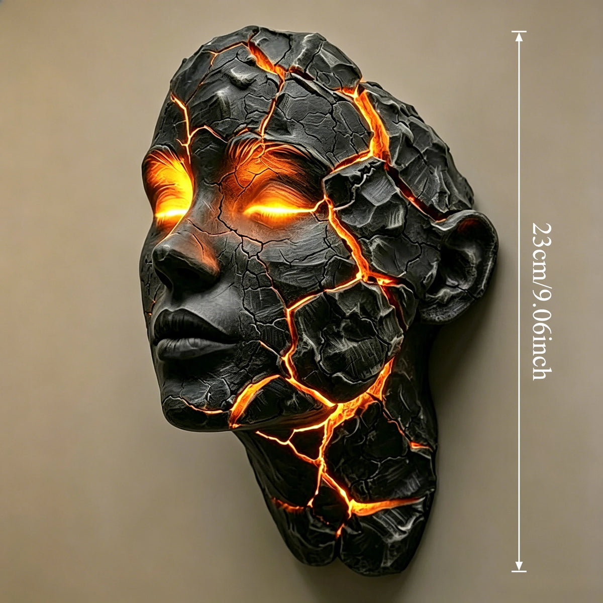 masque sculptural noir orange texture craquelée effet lave art contemporain sans fixation visible