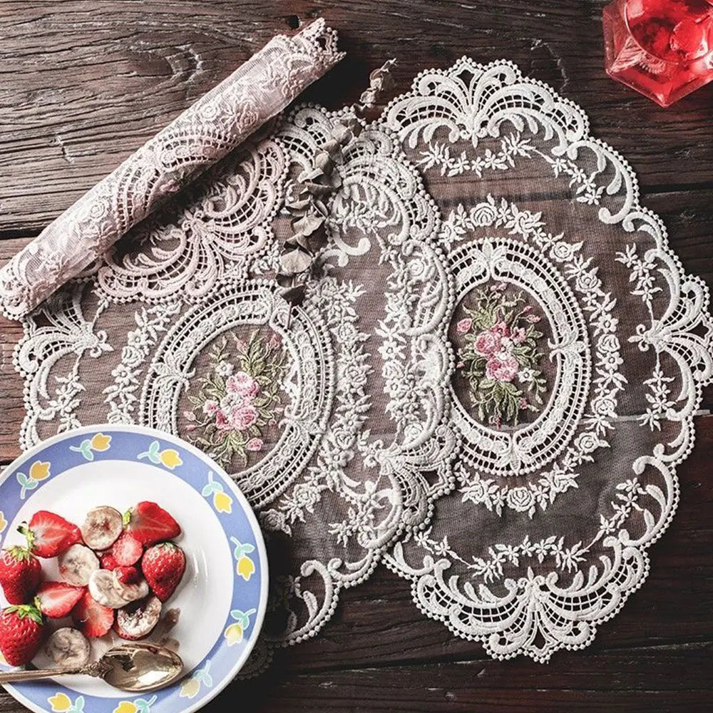 nappes dentelle brodée rose vintage shabby chic semi transparentes motifs floraux blanc beigeclair