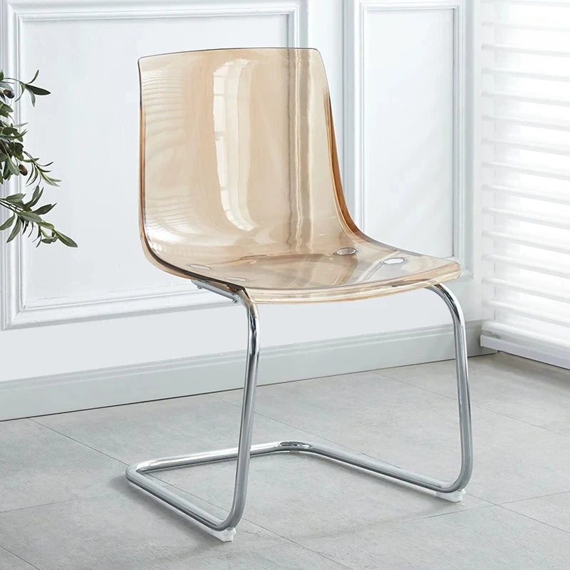 chaise contemporaine transparente texture ondulée moderne coeurs adhésifs