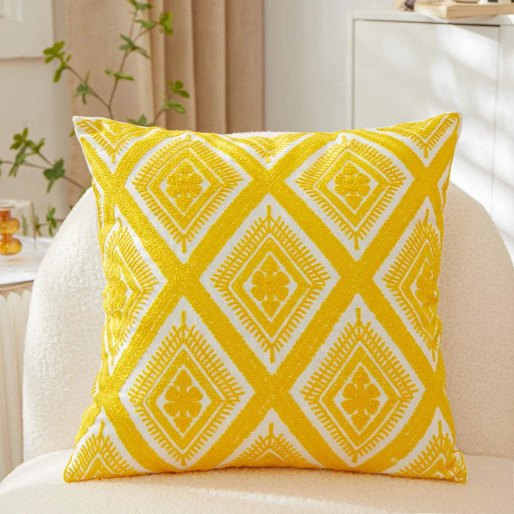 housse coussin carré brodé feuilles stylisées moderne coton polyester beige vert jaune rose fermeture