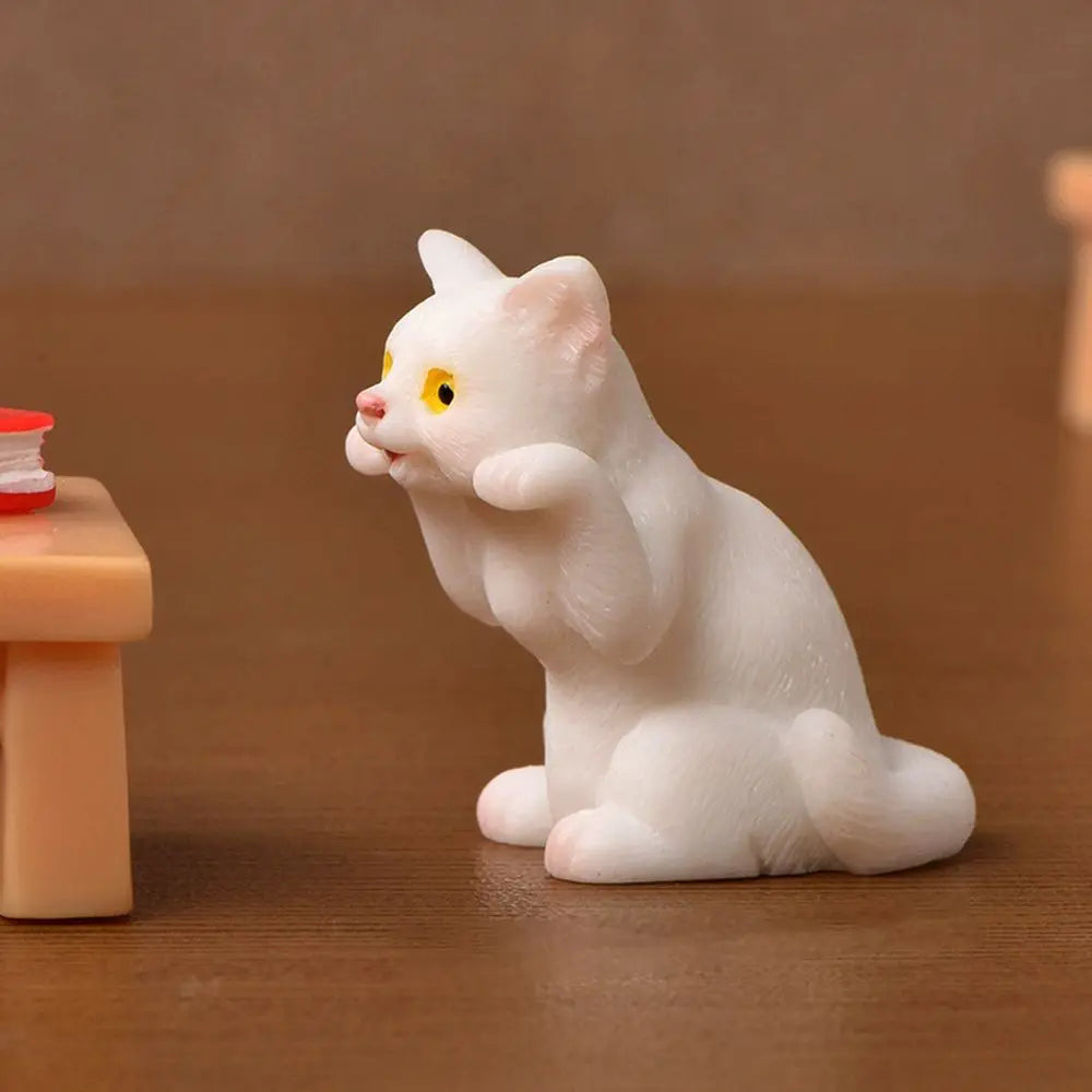 figurines chats différents motifs yeux blancs décor maison terrarium miniature réaliste Podscape ornement jardin