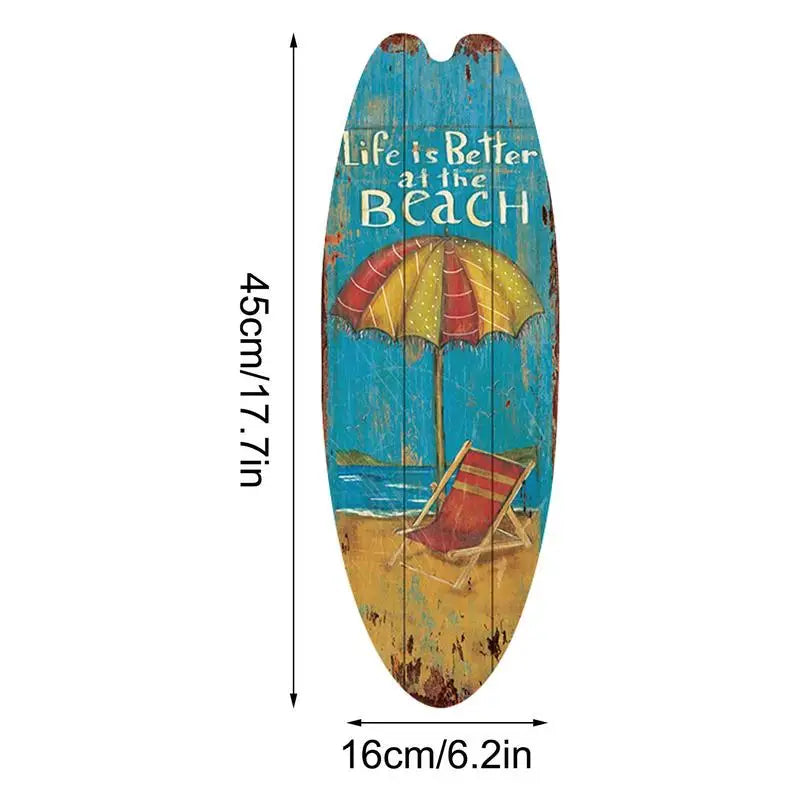 décoration murale bois vieilli planche surf thème plage motifs parasol chaise longue vintage marine
