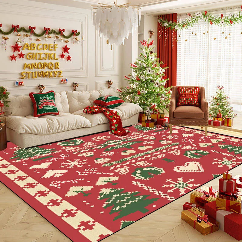 Le salon est décoré pour Noël avec un arbre illuminé, des guirlandes de Noël et des coussins aux motifs festifs, créant une atmosphère chaleureuse et accueillante.