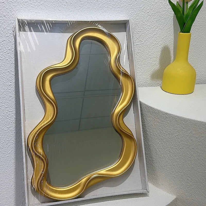 miroir moderne blanc noir or rose cadre ondulé intérieur décoration chambre salon