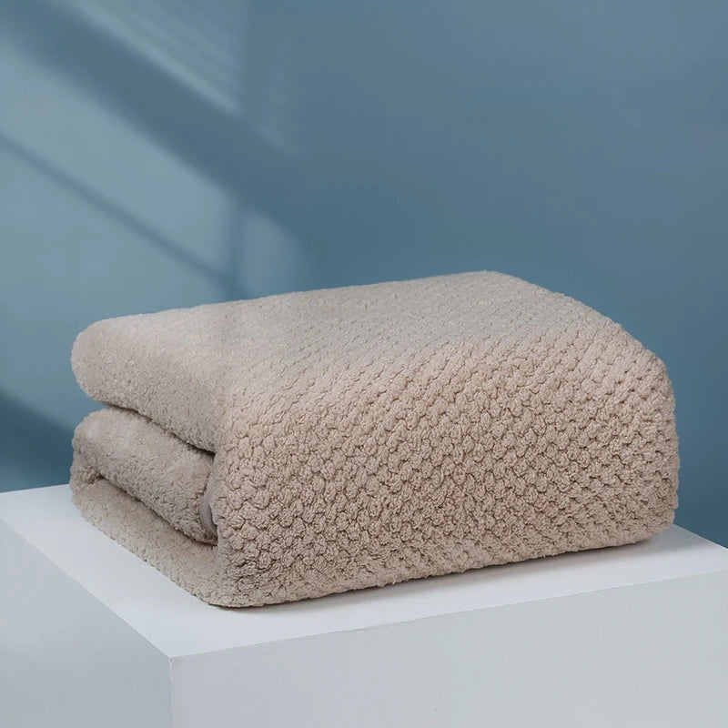 serviette bain absorbante bleu marine texture points moderne 80x150cm lavable machine