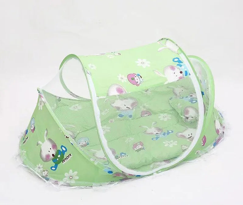 lit parapluie bébé ballons motifs franges transparent filet bleu rose matelas oreiller