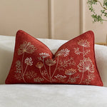housse coussin carré brodé tissu chenille motif floral vert rouge décor maison lit sofa