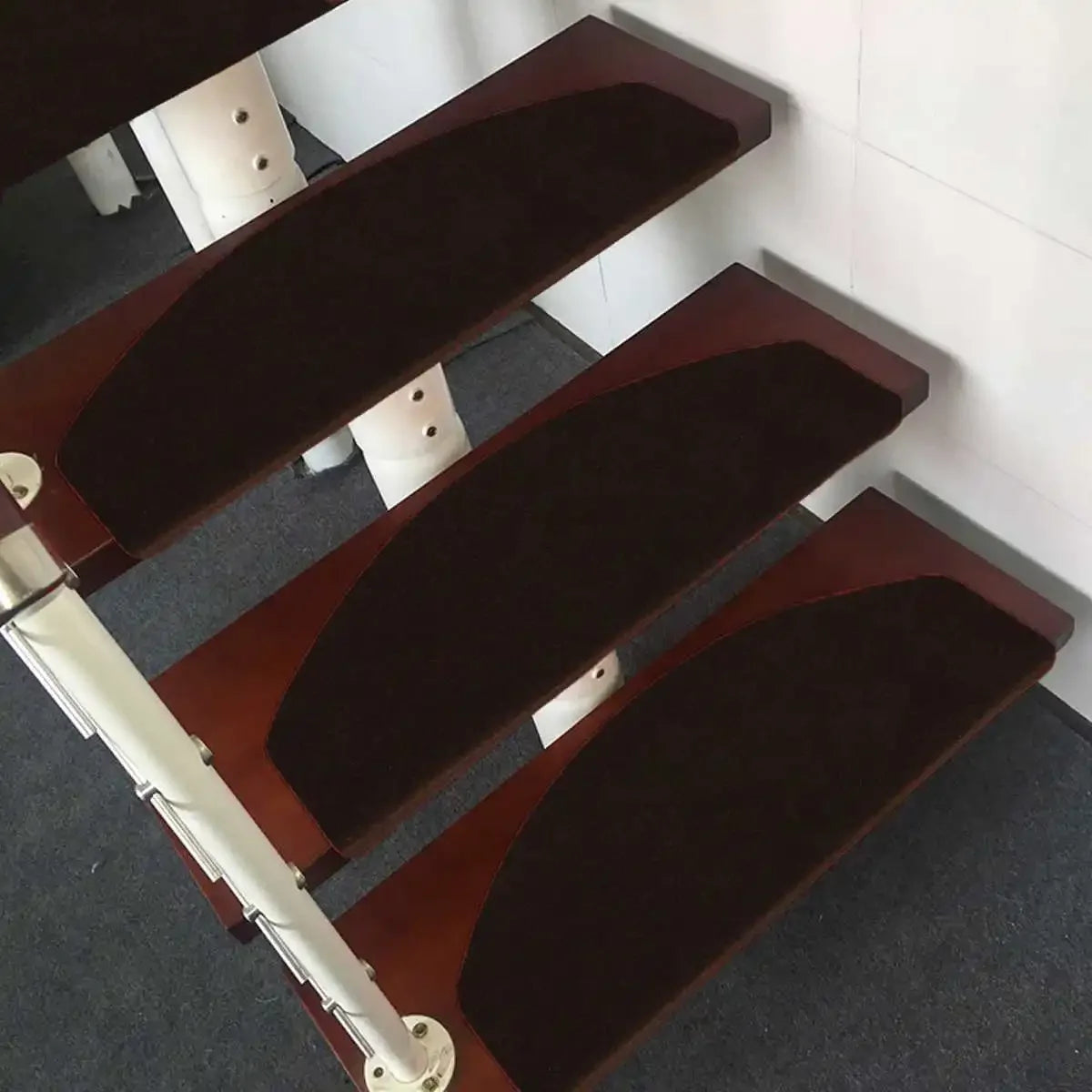 tapis antidérapants adhésifs protection marches escalier moderne 15 pièces différentes couleurs