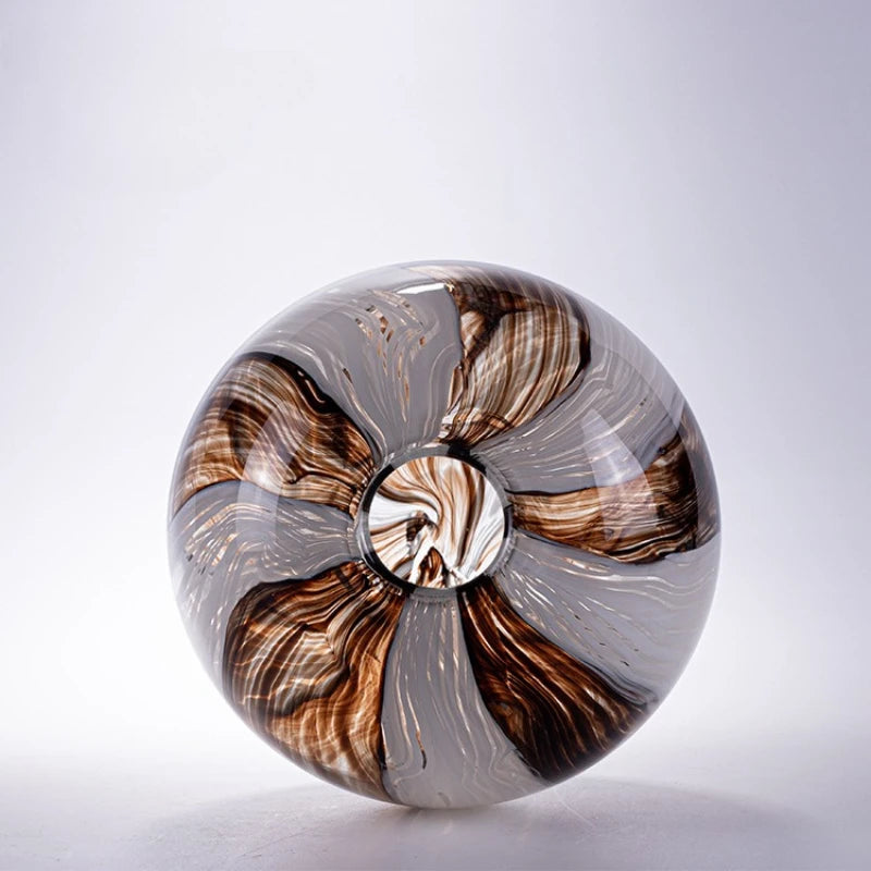 boule décorative moderne gris marron blanc rayures horizontales opacité intérieur décoration maison arrangement floral