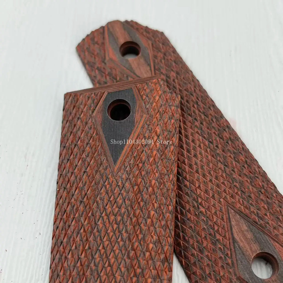 grippes bois rouge pistolet texture losange adhérence traditionnel sécurité confortABLE