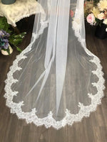 voile mariée dentelle blanc motifs floraux bord festonné classique élégant translucide