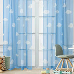 rideau moderne nuages blancs imprimés bleu clair translucide chambre enfant fenêtre française