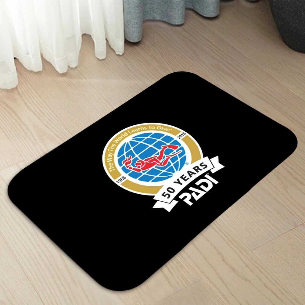 tapis moderne padi logo plongeur fleurs noir bleu blanc antidérapant polyester salon maison