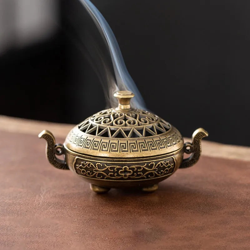 censer artisanal bronze ornementé motifs géométriques vintage floral deco maison