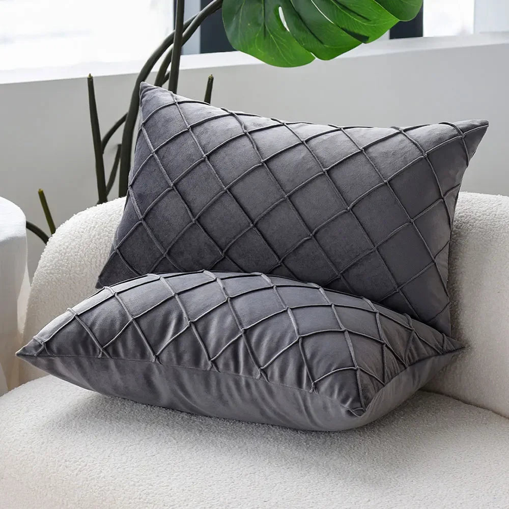 coussins velours gris carreaux moderne décoration intérieure lit sofa contemporain fixations