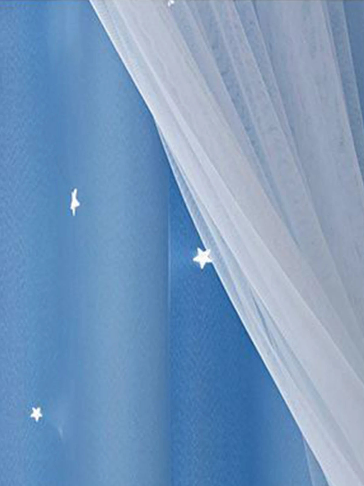 rideaux bleu clair étoiles blancs tissu semi transparent moderne doux rubans pompons semi opaque