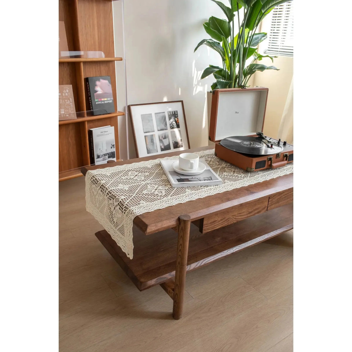 chemin table dentelle beige classique maison coton polyester livres tasses magazines