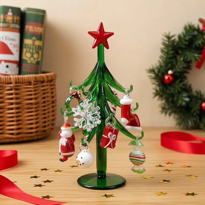 Figurine d'arbre de Noël en verre suspendue comme décoration festive