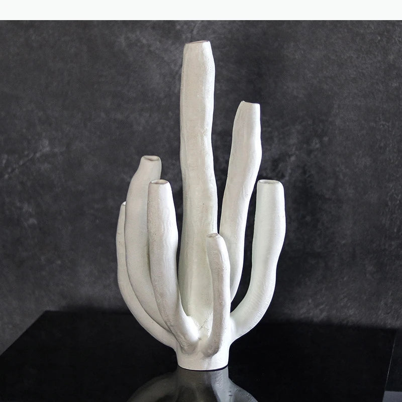 sculpture décorative abstraite organique blanche texturée rainures verticales moderne ornement chambre