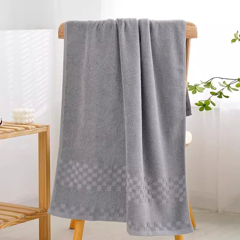serviette bain coton absorbant rapide motif géométrique gris clair moderne 140x70cm
