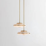 suspension lumineuse moderne marbre doré lumière blanche chaînes métalliques chambre salon restaurant