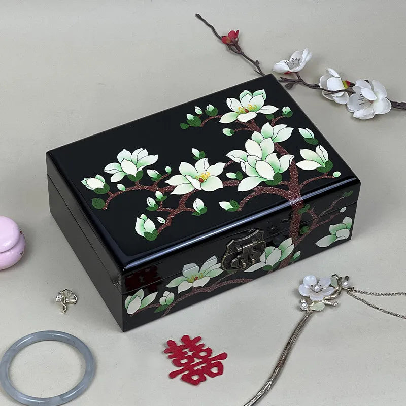 boîte bijoux traditionnelle fleurs blanches roses compartiments miroir cadenas noir japonais vintage floral