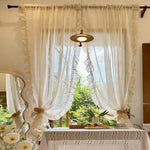 rideau blanc semi transparent classique romantique volants dorés salon chambre coucher
