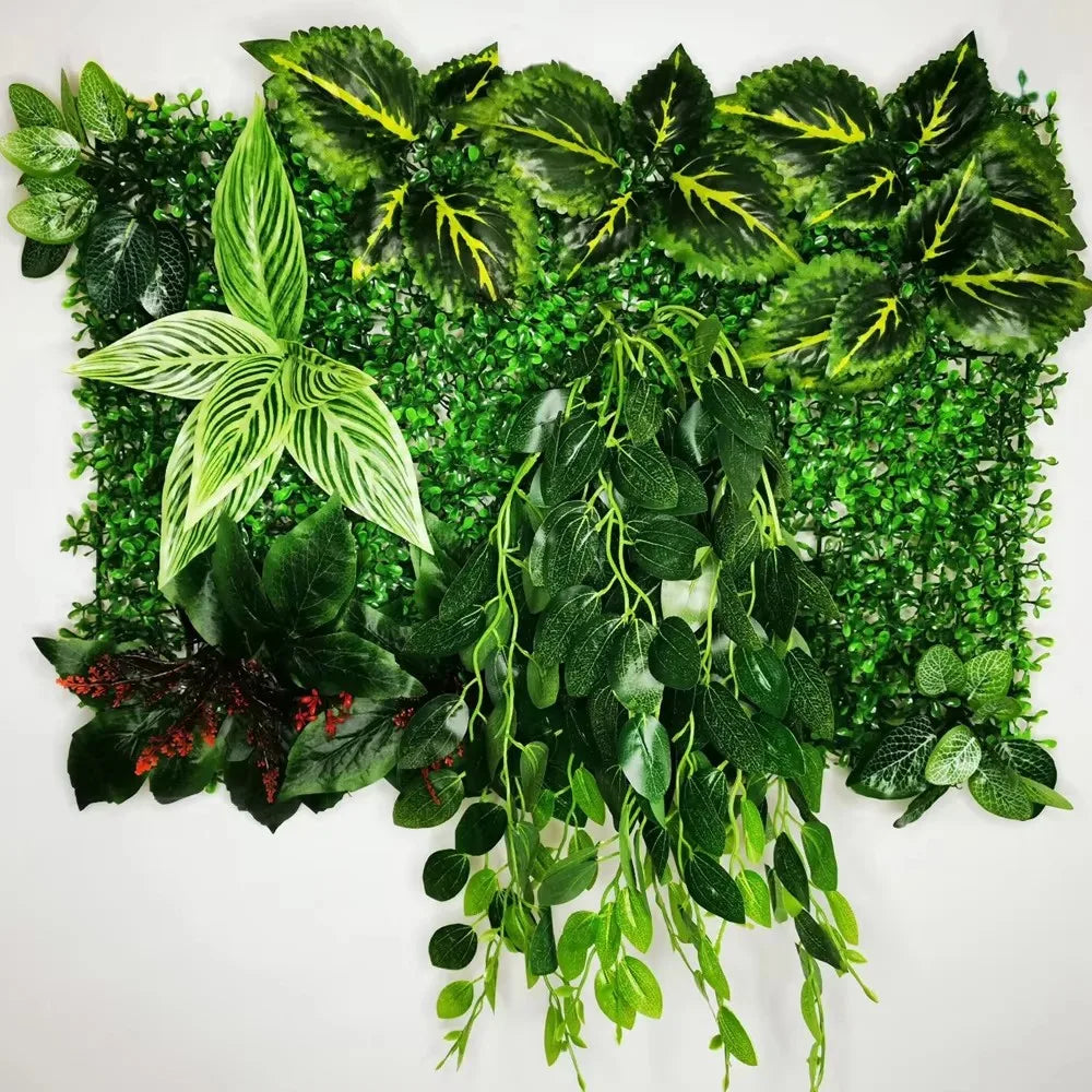 plantes artificielles vertes feuilles variées fruits rouges extérieures accrochées décoration naturelle maison exposition