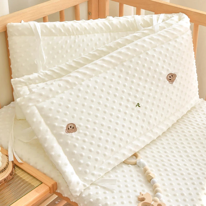 coussin lit bébé blanc brodé animal mignon doux rubans attachables sécurité 120cm 1ans