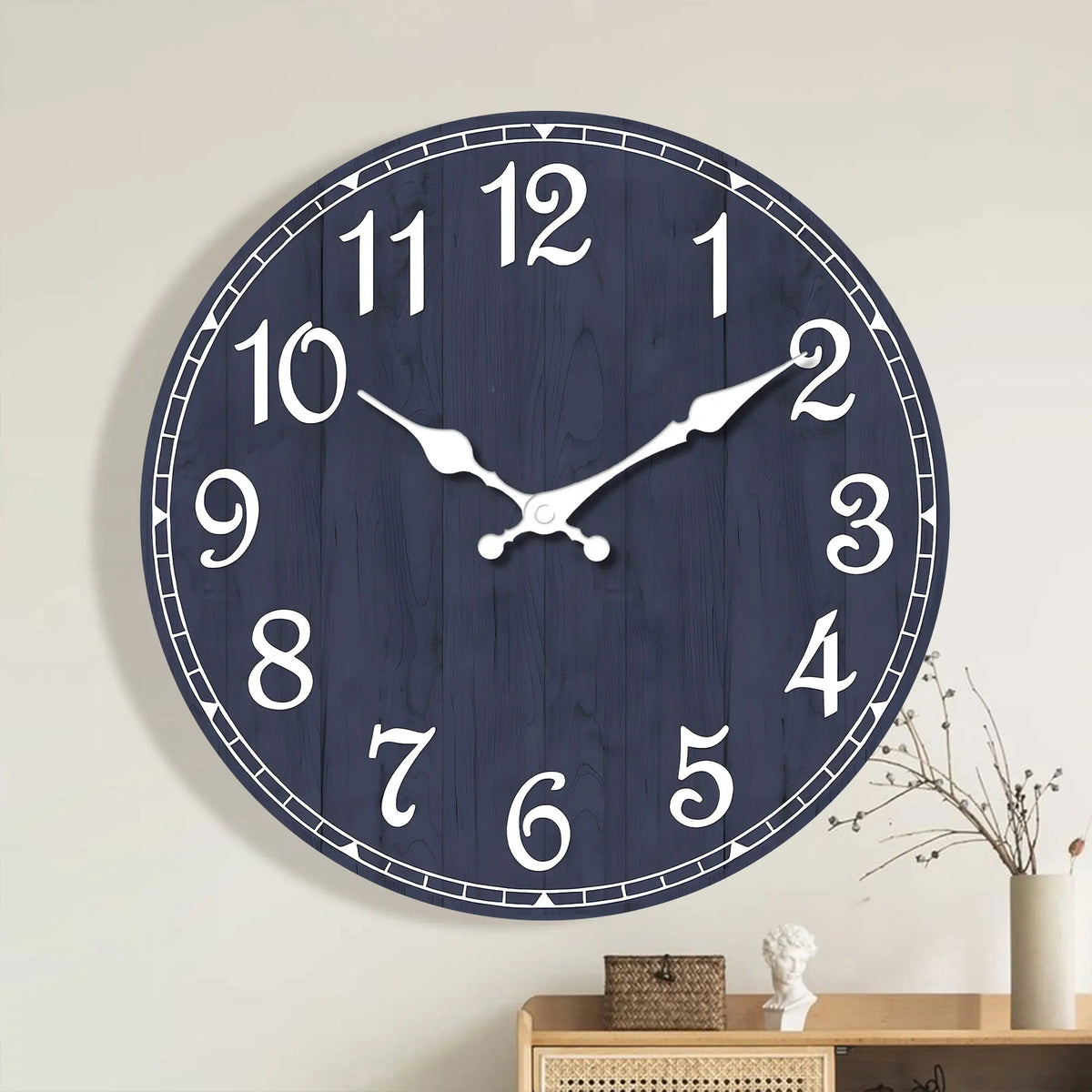horloge murale bois imitation rustique vintage bleu foncé blanc aiguille quartz face unique salon