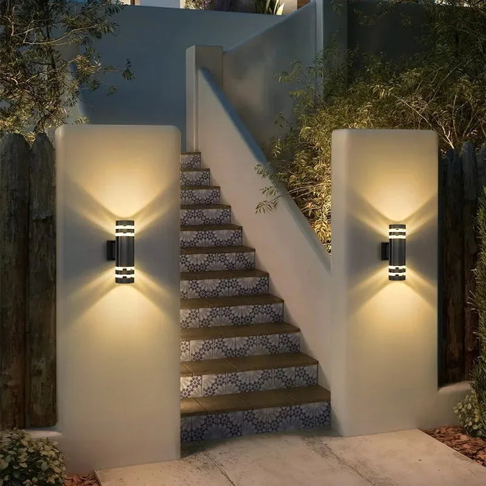 Applique murale LED étanche noire pour extérieur