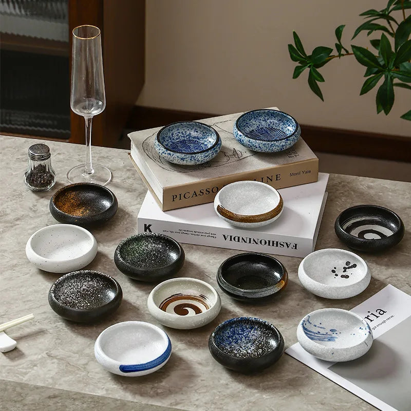 assiettes sauce noir blanc bleu gris texture marbrée moderne rustique épices vinaigre herbes sauces
