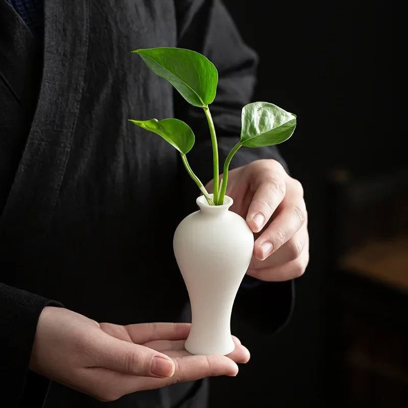 vase table céramique blanc minimaliste simple decoration maison arrangement fleurs thé cérémonie