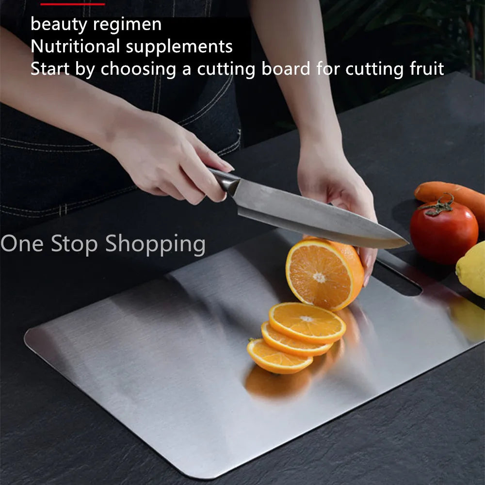 planche découper argentée moderne poignée clips rectangle lisse brillante respectueuse l'environnement