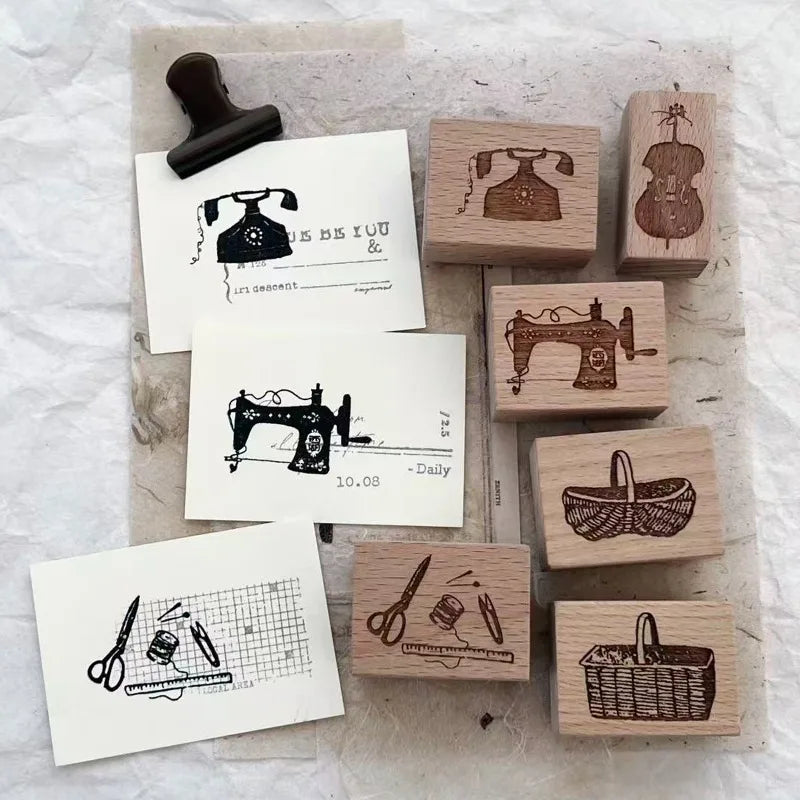 tampons bois illustratifs motifs horloge lampe outils simples scrapbooking