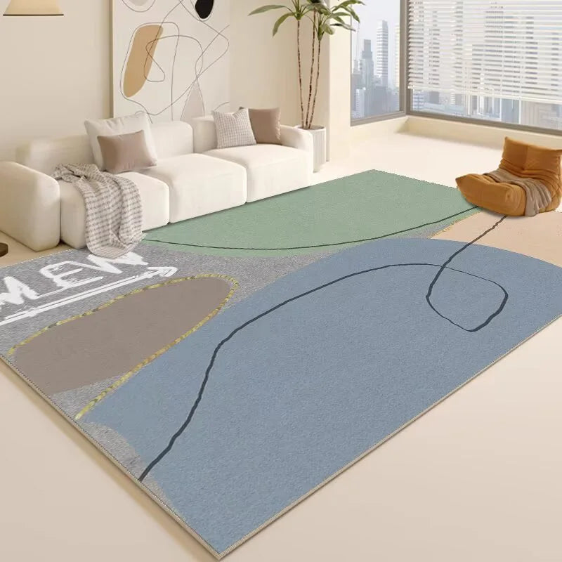 Tapis coloré et moderne avec des formes géométriques dans un salon lumineux avec vue sur la ville.