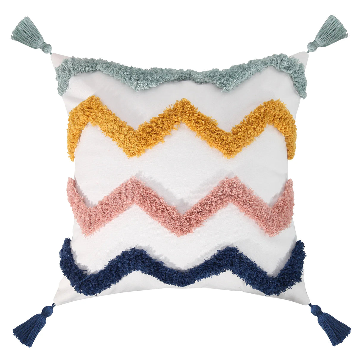 Oreiller décoratif blanc orné de motifs en zigzag dans des tons de gris, rose et bleu marine avec des pompons assortis.
