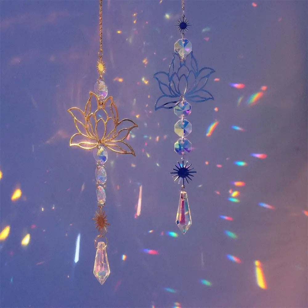 décoration murale fleur lotus or bleu transparent cristal bohème artisanal chaines métal