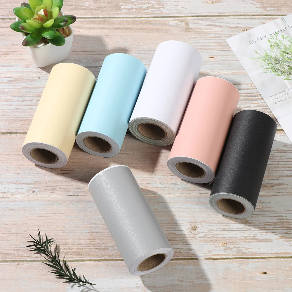 papier autocollant moderne noir gris rose bleu blanc beige uni résistant eau salon chambre