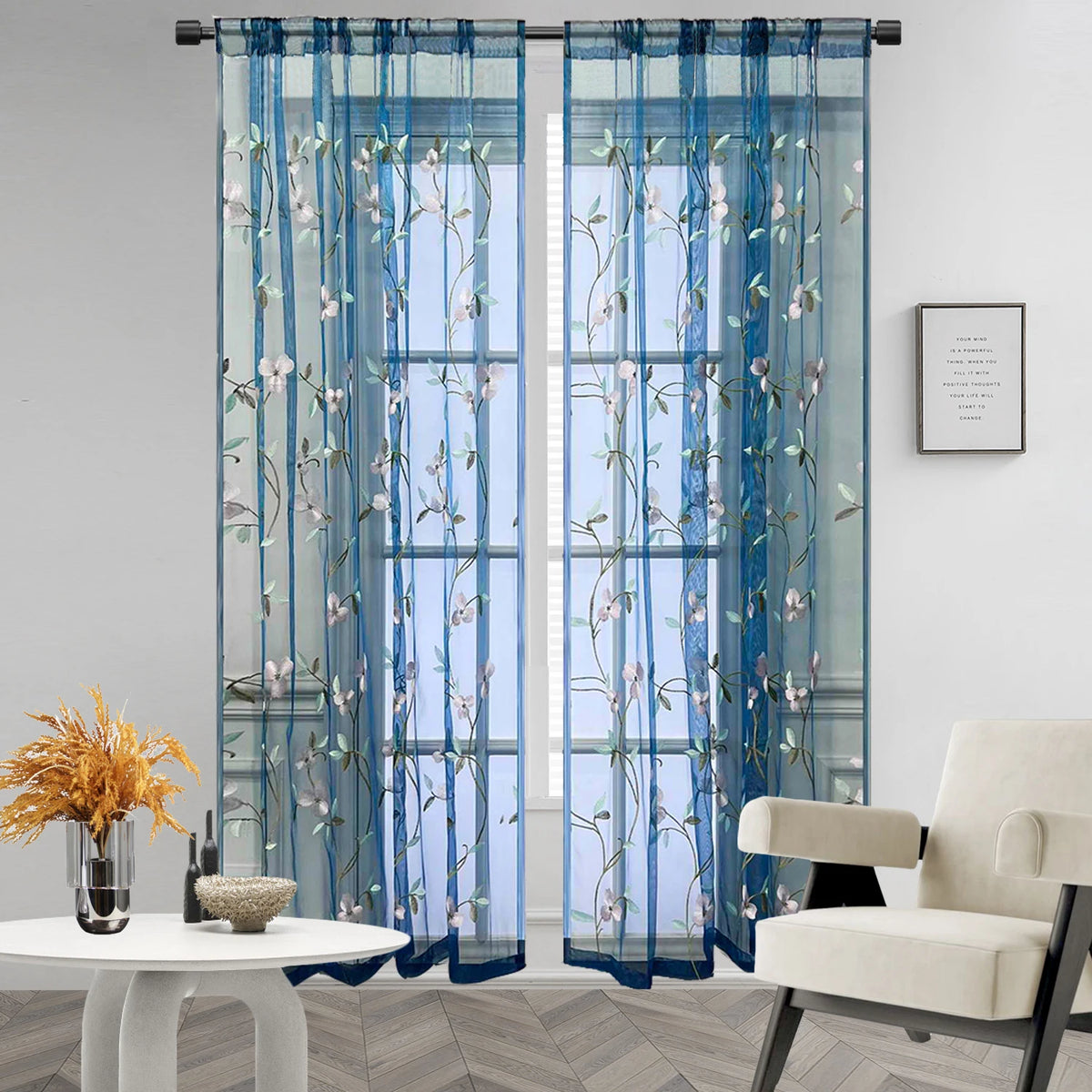 rideau tulle fleuri moderne bleu blanc doré salon inclusion pastorale floral