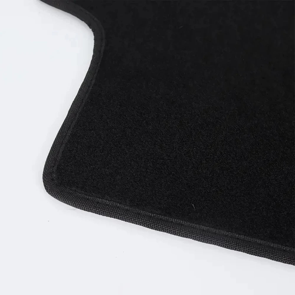 tapis sol noir pratique texture douce fibre synthétique voiture utilitaire