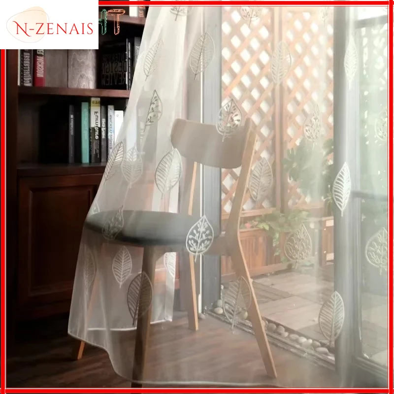 rideau tulle transparent blanc beige motif feuilles stylisées moderne salon chambre fenêtre maison